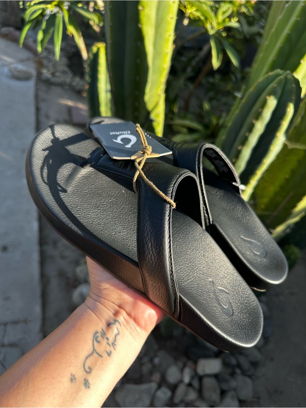 OluKai Woman’s Black Cross-Strap Slide Sandals #8